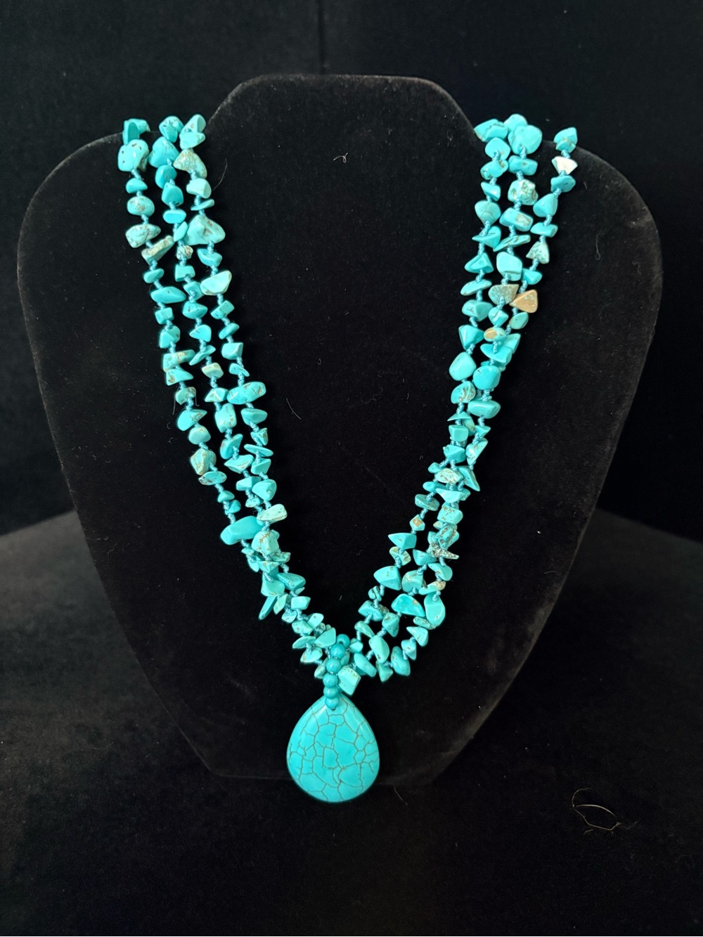 Turquoise Triple-Strand Chip Necklace with Teardrop Pendant - Unbranded